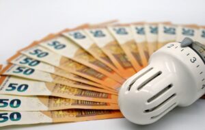 Bonus bollette 200 euro: arriva il nuovo aiuto ARERA 2025