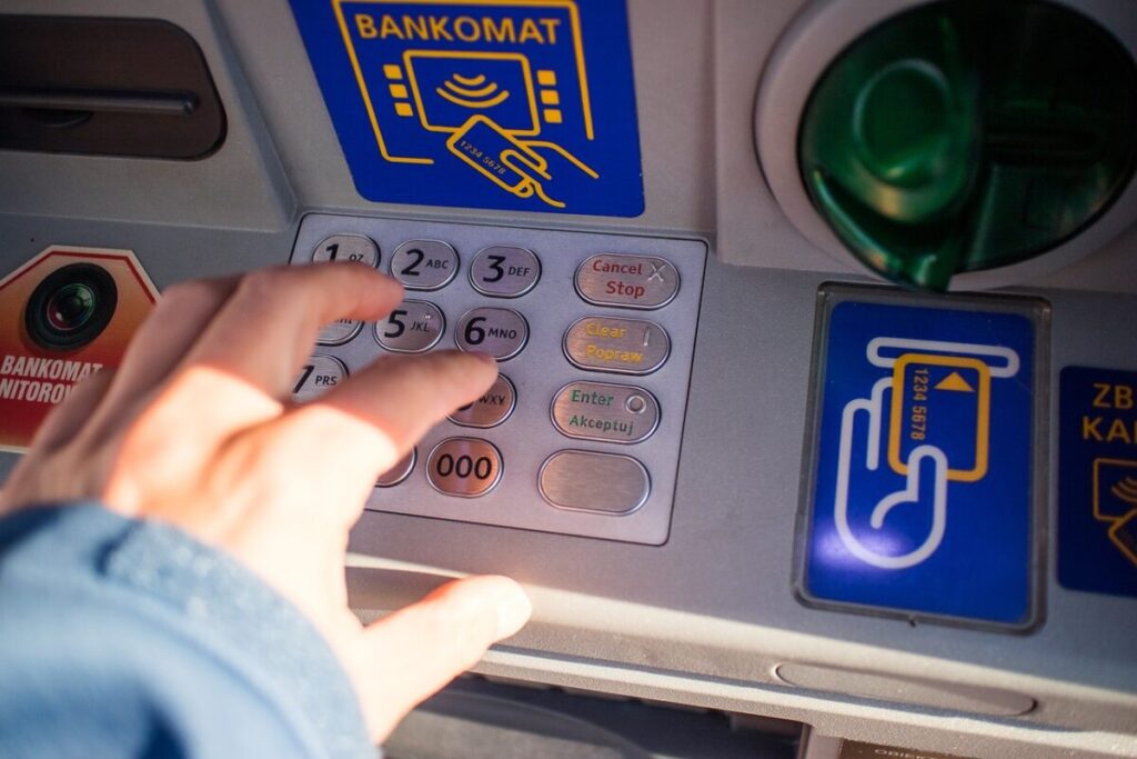 Cambiano i prelievi ATM: trasparenza sì, ma più rischi Cambiano i prelievi ATM: trasparenza sì, ma più rischi