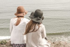Pensione anticipata donne: sconti per chi ha figli