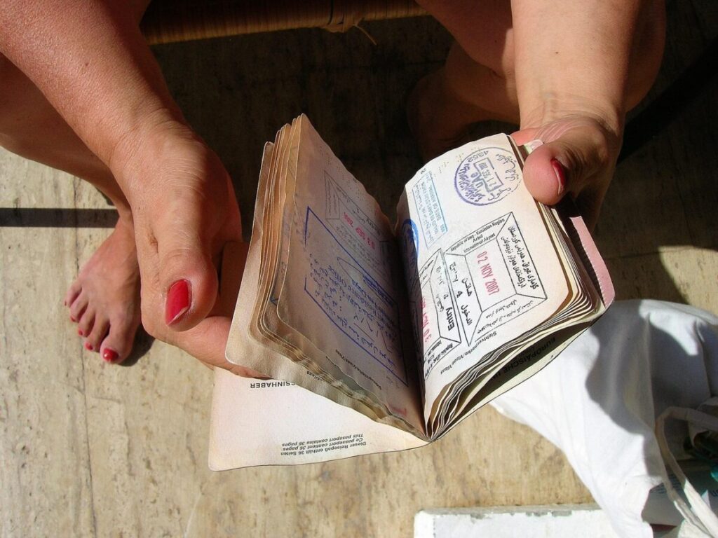 Viaggi in UE: obbligatoria la Carta d’Identità Elettronica Viaggi in UE: obbligatoria la Carta d’Identità Elettronica