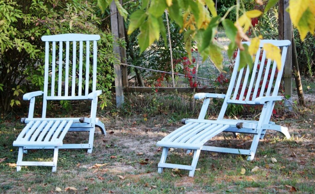 Prendere il sole nudi in giardino: cosa prevede davvero la legge? Prendere il sole nudi in giardino: cosa prevede davvero la legge?