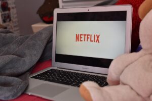 Netflix rinasce in Borsa: crescita record e utili sopra le attese