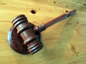 Gratuito patrocinio, il limite sale a 13.659 euro: più tutele per chi ha redditi bassi