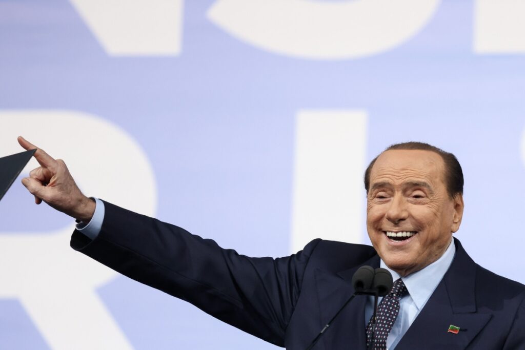 Villa Certosa verso una nuova proprietà? Trattative riservate per la storica dimora di Berlusconi Villa Certosa verso una nuova proprietà? Trattative riservate per la storica dimora di Berlusconi