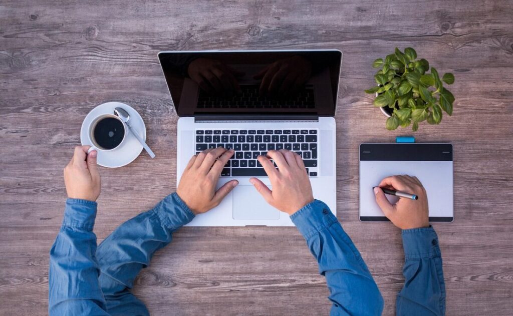 Felicità sul lavoro: scoperto il mestiere che la garantisce Felicità sul lavoro: scoperto il mestiere che la garantisce