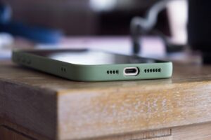 Numeri da cui non rispondere: l’elenco dei prefissi associati a truffe telefoniche