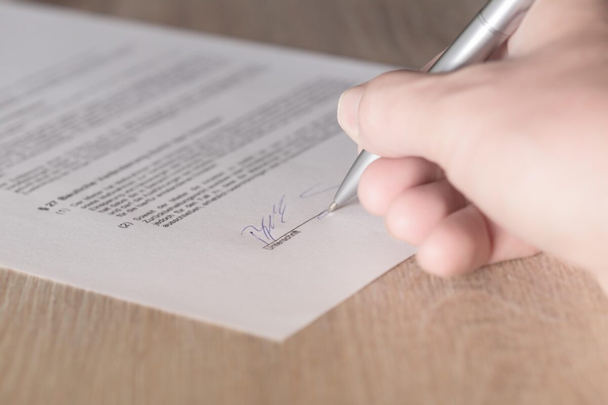 Nuovo contratto ATA: aumenti, nuove carriere e competenze digitali