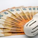 Caro bollette, il governo lancia il bonus da 115 euro