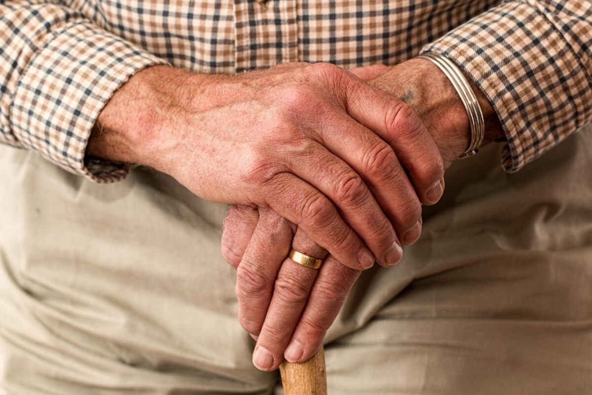 Pensione di reversibilità: diritti del coniuge superstite