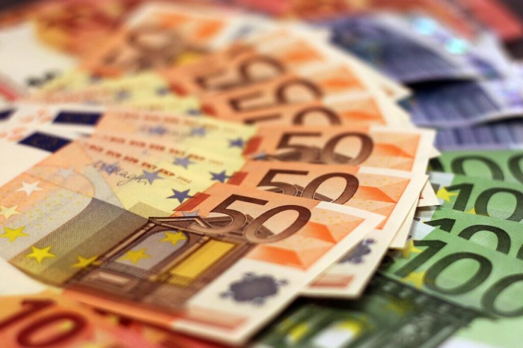 Retroattività degli aumenti salariali: cosa cambia nel Decreto Lavoro e perché può pesare su aziende e dipendenti
