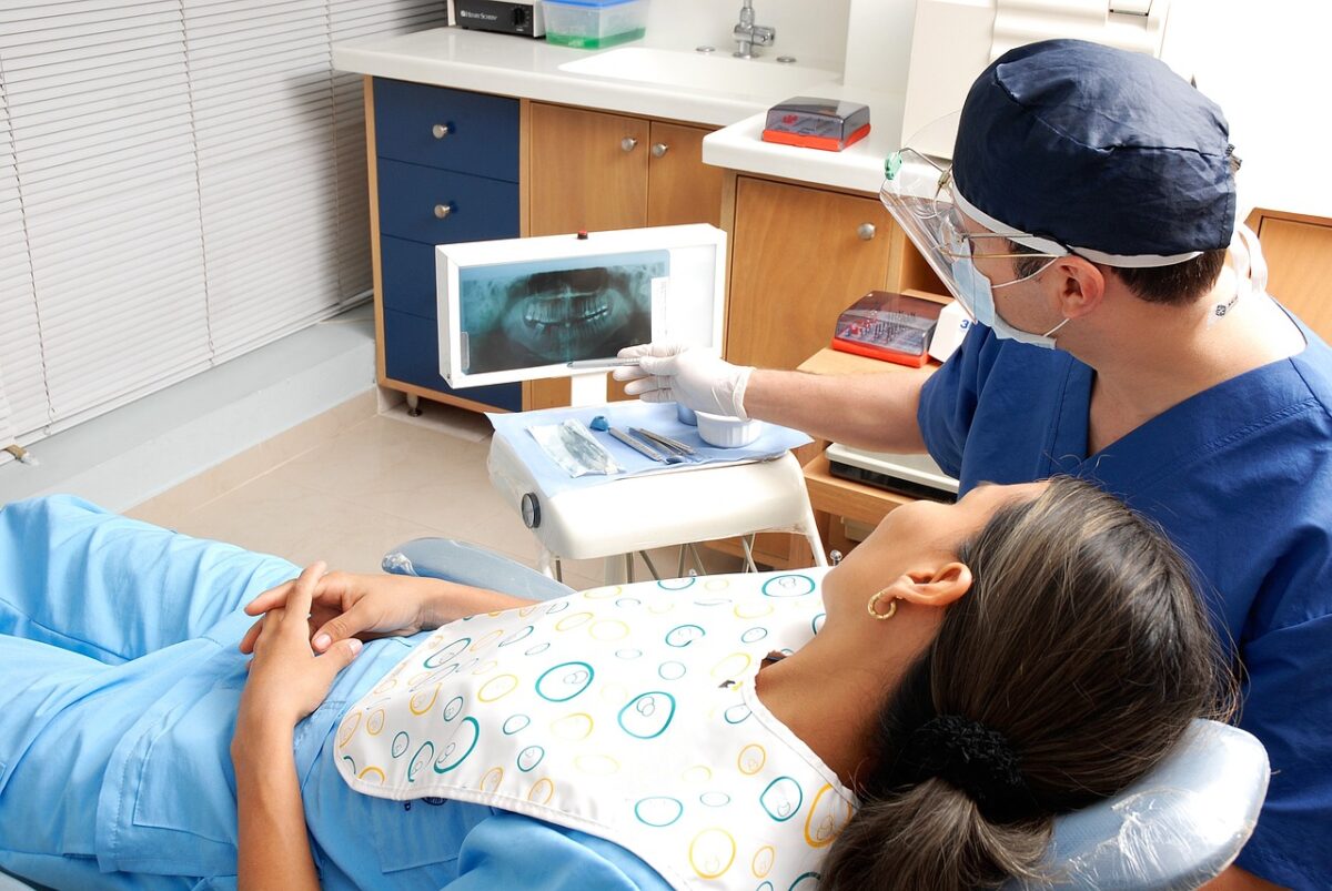 Bonus dentista 2026: chi ha diritto a cure gratuite e agevolate, e come fare domanda
