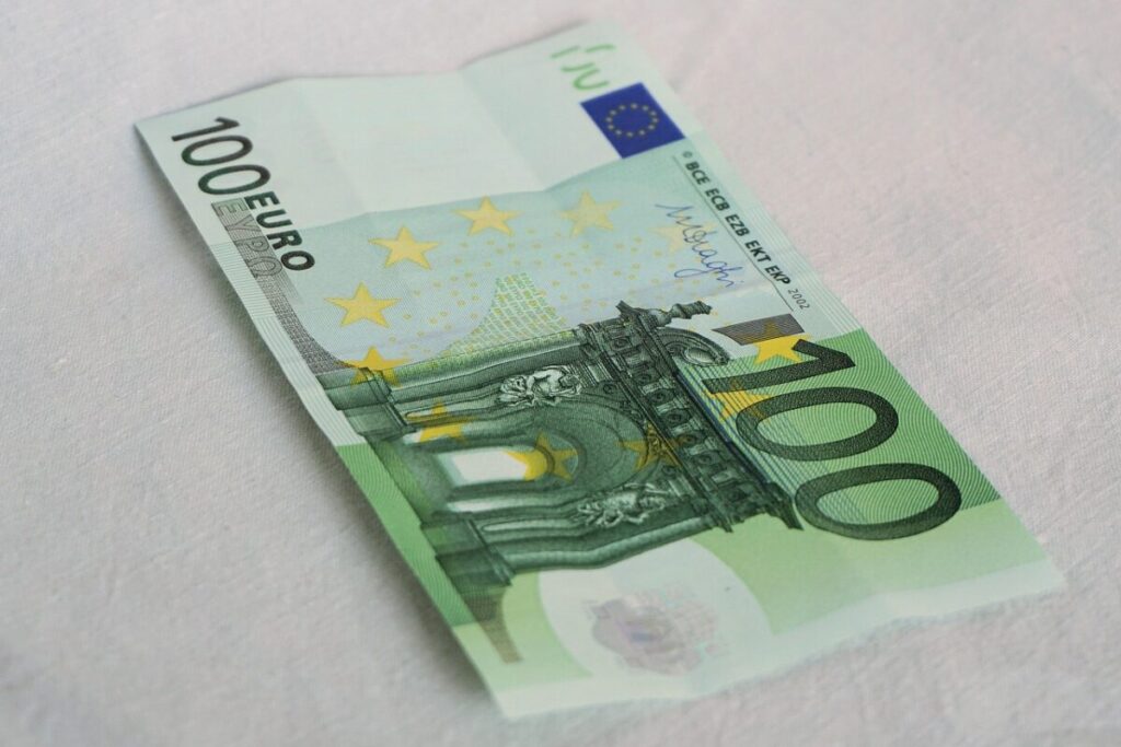 Caro vacanze 2026: stangata sulle spiagge e conti oltre i 100 euro al giorno Caro vacanze 2026: stangata sulle spiagge e conti oltre i 100 euro al giorno