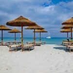 Caro vacanze 2026: stangata sulle spiagge e conti oltre i 100 euro al giorno