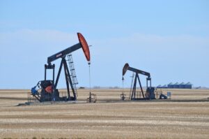 Il prezzo del petrolio torna a salire: Brent oltre i 90 dollari e mercati finanziari oltre il limite
