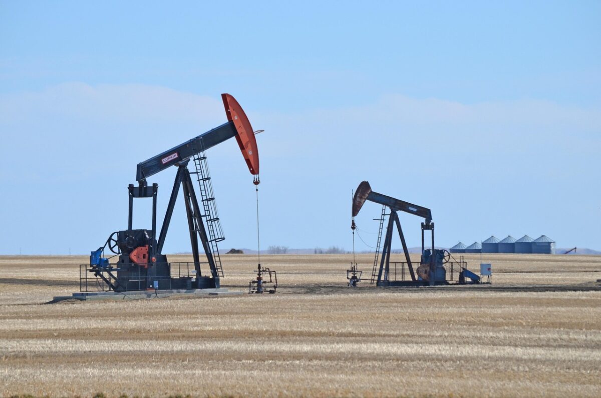 Il prezzo del petrolio torna a salire: Brent oltre i 90 dollari e mercati finanziari oltre il limite Il prezzo del petrolio torna a salire: Brent oltre i 90 dollari e mercati finanziari oltre il limite