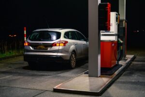 Prezzi di benzina e diesel sotto pressione: perché il petrolio pesa sempre di più sull’Italia