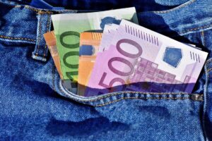 Stipendi in Svizzera nel 2026: quanto si guadagna davvero tra cantoni e settori