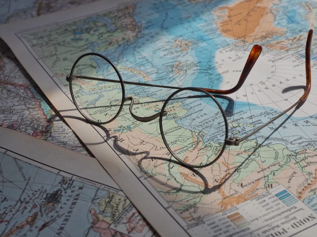 Caro vacanze e partenze di massa: perché gli italiani continuano a viaggiare nello stesso periodo Caro vacanze e partenze di massa: perché gli italiani continuano a viaggiare nello stesso periodo