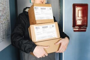 Tassa sui pacchi extra UE: cosa cambia dal primo dicembre 2026