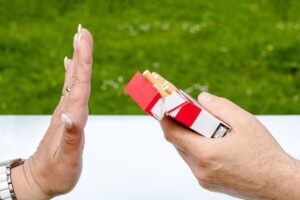 Sigarette e stick, scatta il nuovo rincaro: ecco chi paga di più da oggi