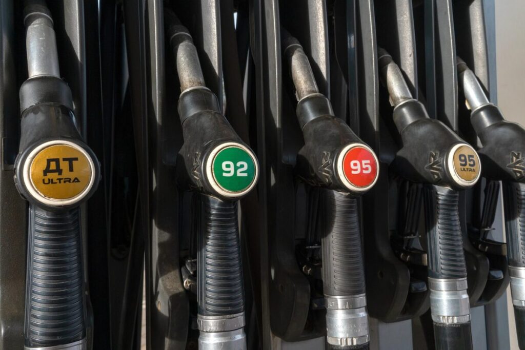 Diesel più caro della benzina: cosa sta succedendo ai prezzi Diesel più caro della benzina: cosa sta succedendo ai prezzi