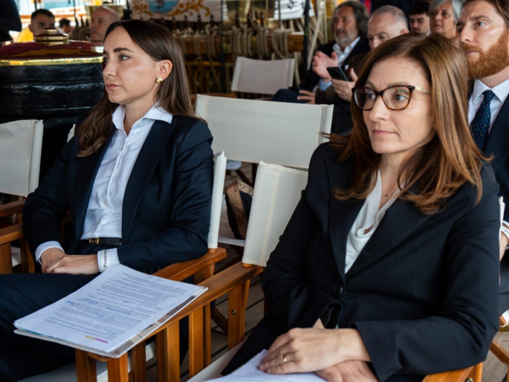 Trieste, a bordo di Nave Vespucci si chiude il primo Master sulla Cultura della Difesa Trieste, a bordo di Nave Vespucci si chiude il primo Master sulla Cultura della Difesa